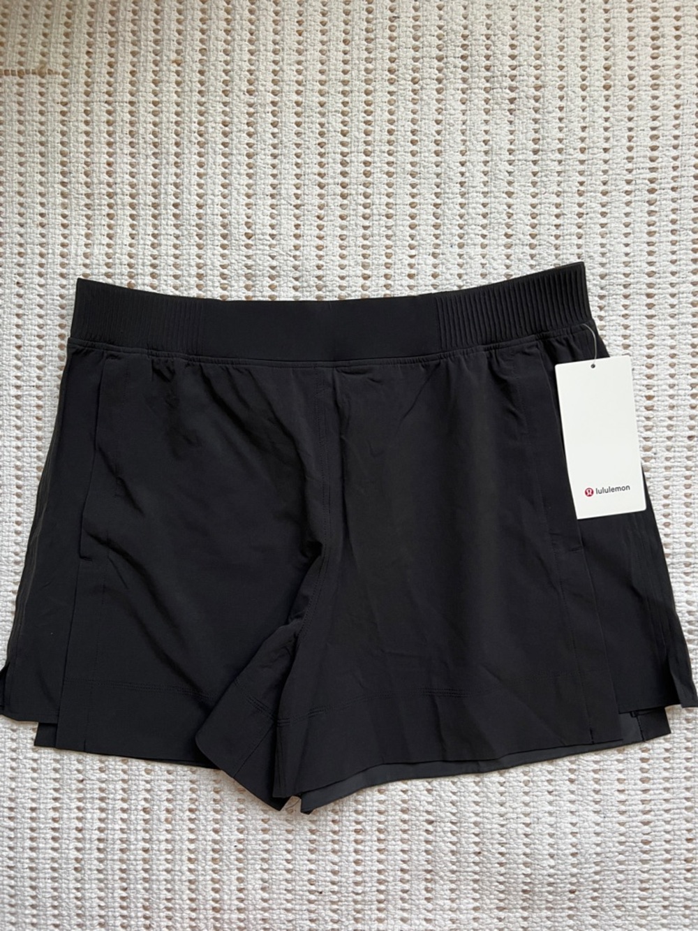 Lululemon Stretch Woven Relaxed-Fit HR Short 4” Size XL